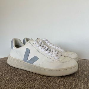 VEJA V-12 LEATHER WHITE STEEL